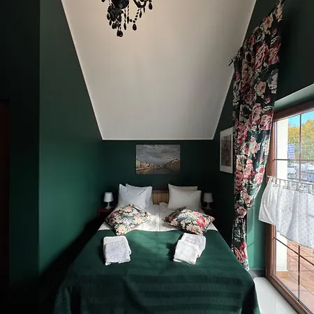 Malinowy Dwor Penzion *